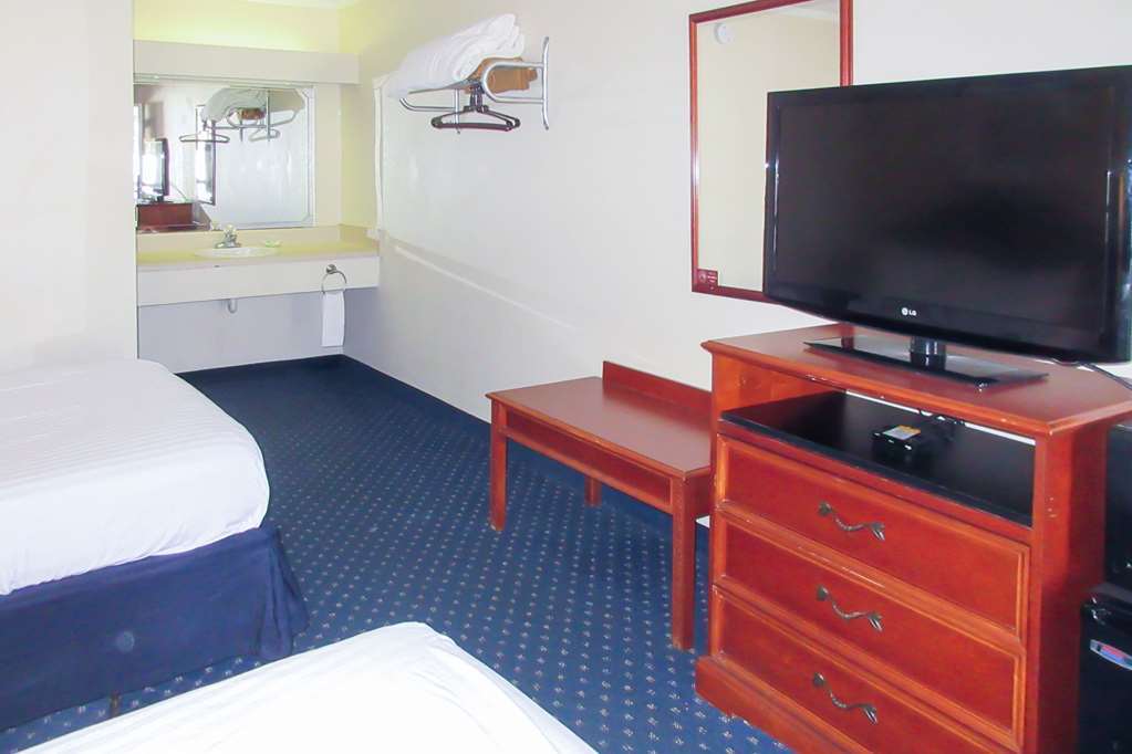 Quality Inn - Roxboro South Room photo